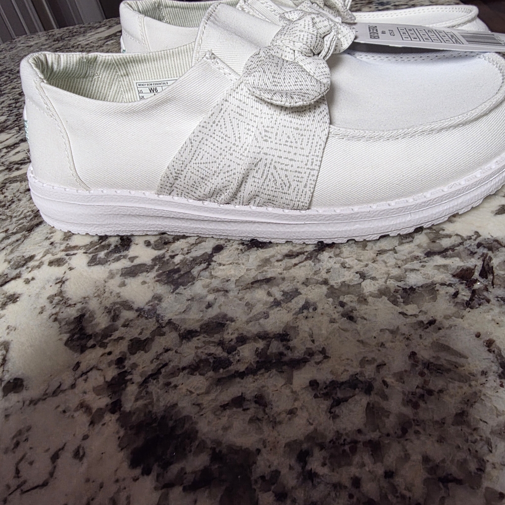 Hey Dude Women's Wendy Bow Essentials White Flats - Picture 2 of 5
